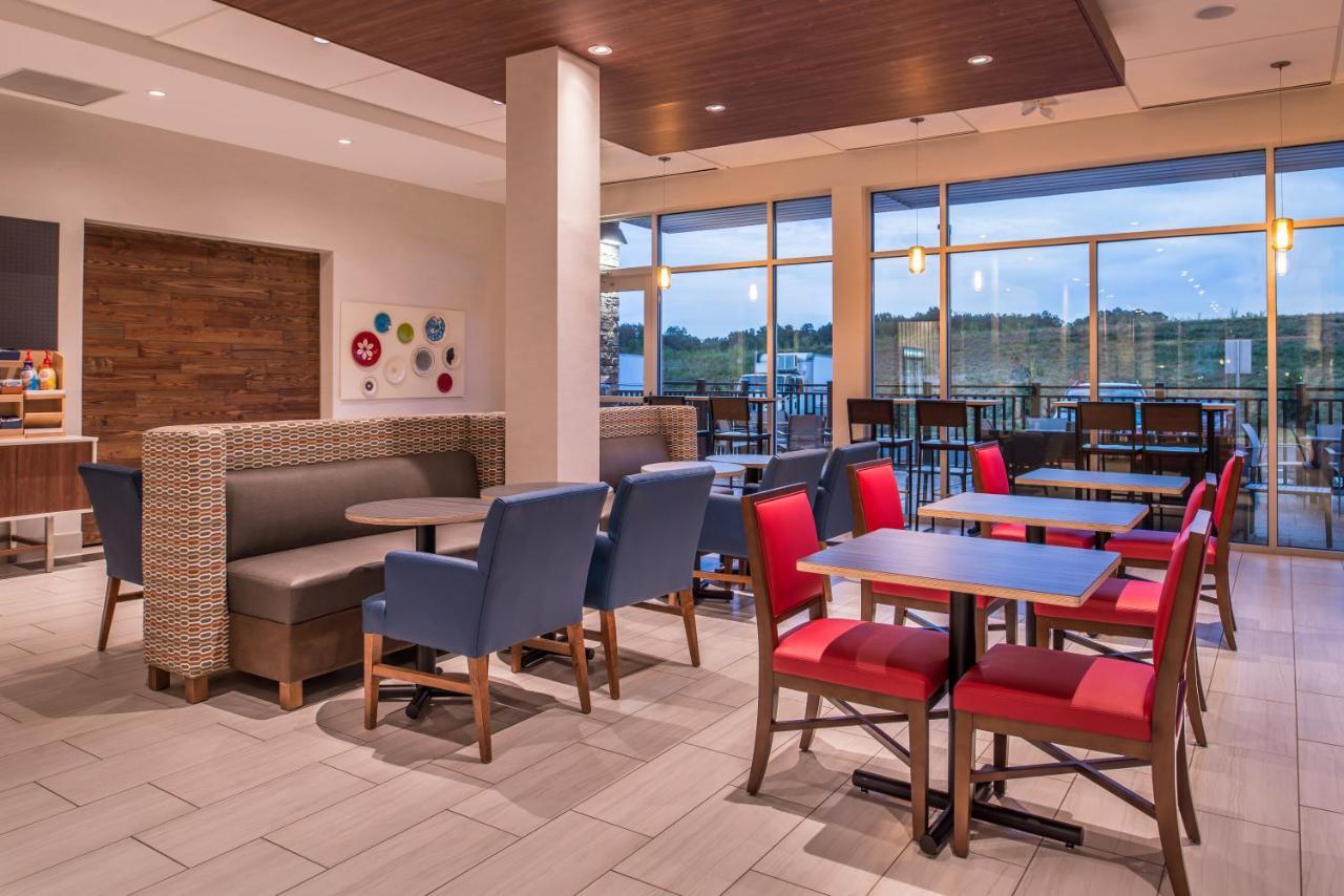 Holiday Inn Express & Suites Farmville By Ihg Eksteriør billede