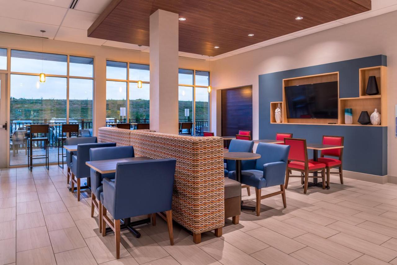 Holiday Inn Express & Suites Farmville By Ihg Eksteriør billede