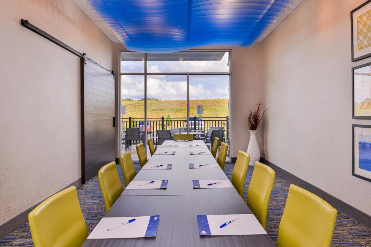 Holiday Inn Express & Suites Farmville By Ihg Eksteriør billede