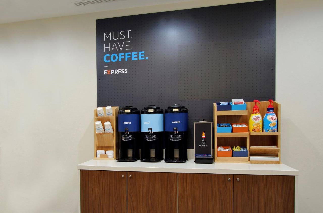 Holiday Inn Express & Suites Farmville By Ihg Eksteriør billede